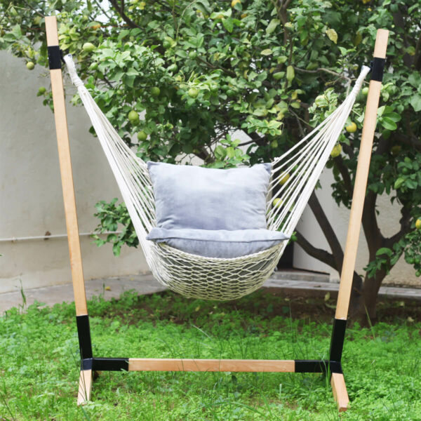 Chaise-Hamac-macrame-avec-support-en-bois