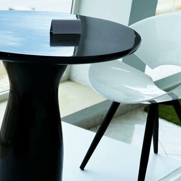 Chaise-designe-en-resine-modele-Hybride
