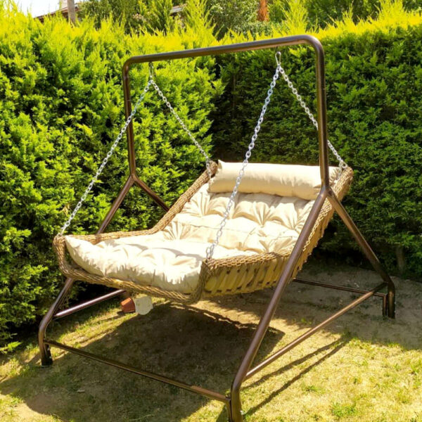 Lit-balancoire-suspendue-en-rotin-capri-lit