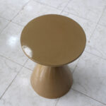 Table-dappoint-en-resine-H50-D40-cm