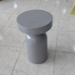 Table-dappoint-en-resine-modele-chapeau-reel
