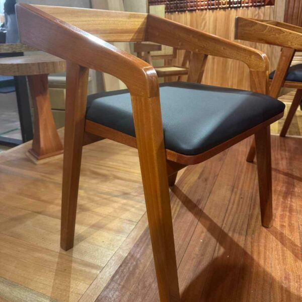 chaise-salle-a-manger-en-bois-africain