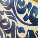 vasque-a-poser-fait-main-modele-arabesque-bleue