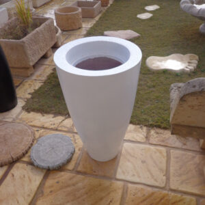 Cache pot conique en béton GRC Ref CP003