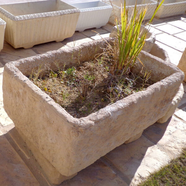 Grand bac a fleurs en béton – BF006