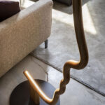 Lampadaire moderne modele vis a vis