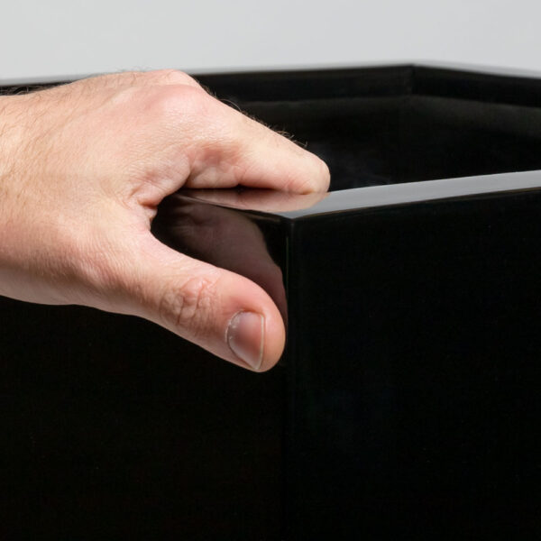 Pot cubique haut en resine CUBO 6030