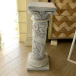 support décoratif vertical en grc