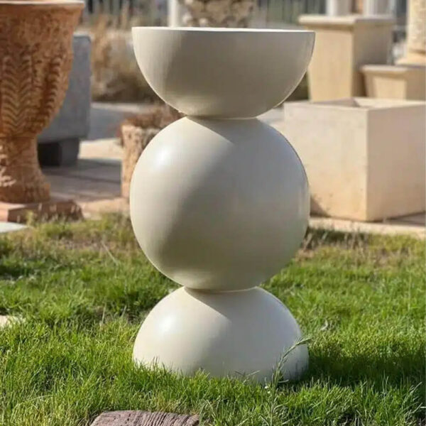 Table d’appoint Sphériques en résine reel2